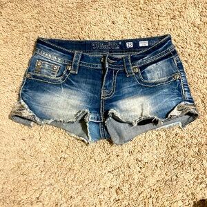 Cute midi short shorts. Miss me. Size 00 or 25